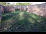 05079 ostia - regio i - insula xix - horrea dei mensores (i,xix,4) - ostseite - 5. raum von sueden - hinterer raum - bli ri norden - 01-2024.jpg